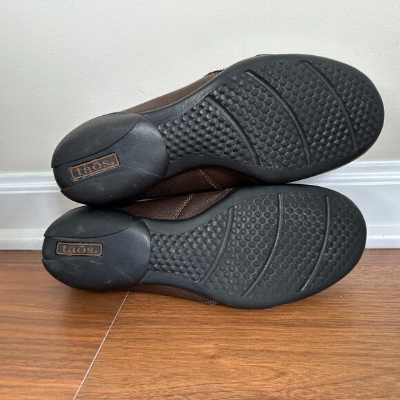 Taos Footwear Encore Brown Leather Slip On Button Shoes Women's Size US 8.5 - Picture 10 of 10